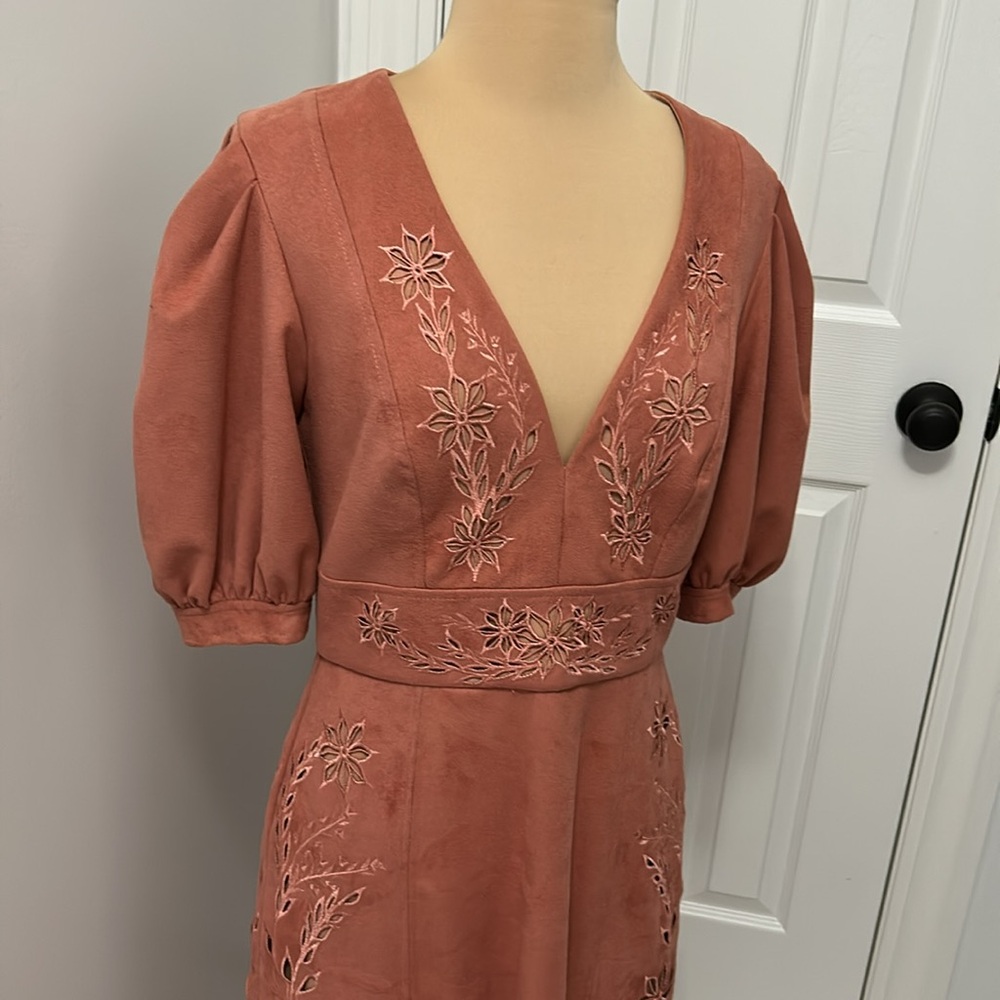 PatBo Faux Suede V Neck Midi Dress Rose - Picture 8 of 13
